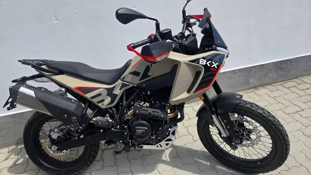 Benelli BKX 300 (2026) (2)