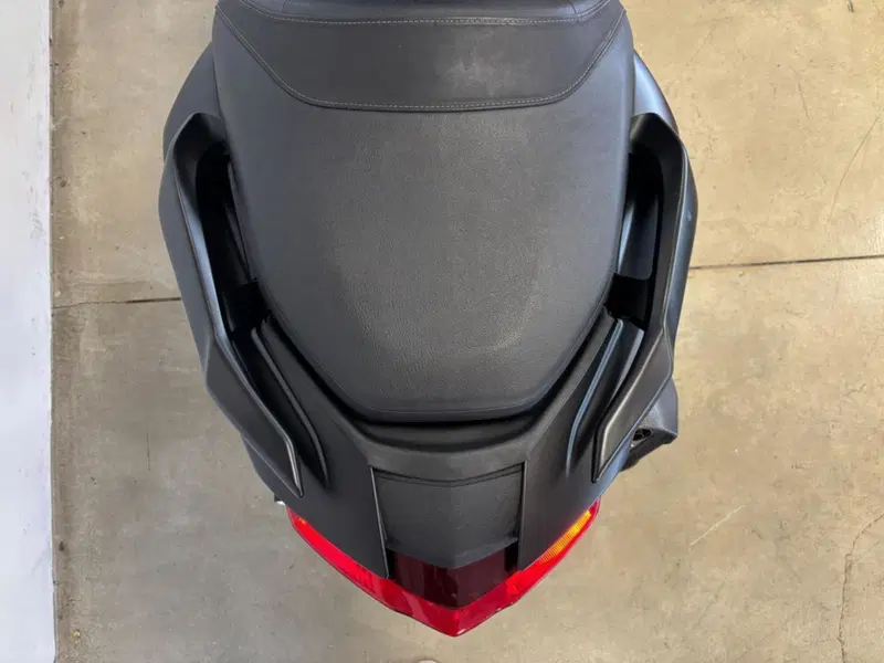 Yamaha T-Max 560 Tech Max (2021) (10)