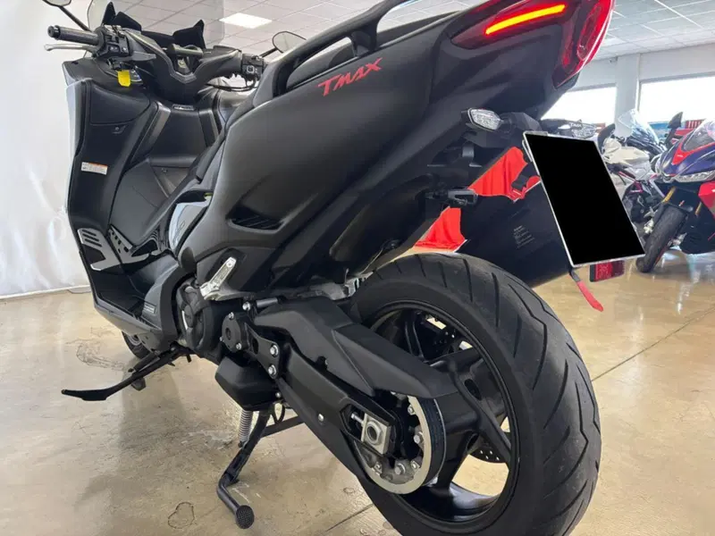 Yamaha T-Max 560 Tech Max (2021) (8)