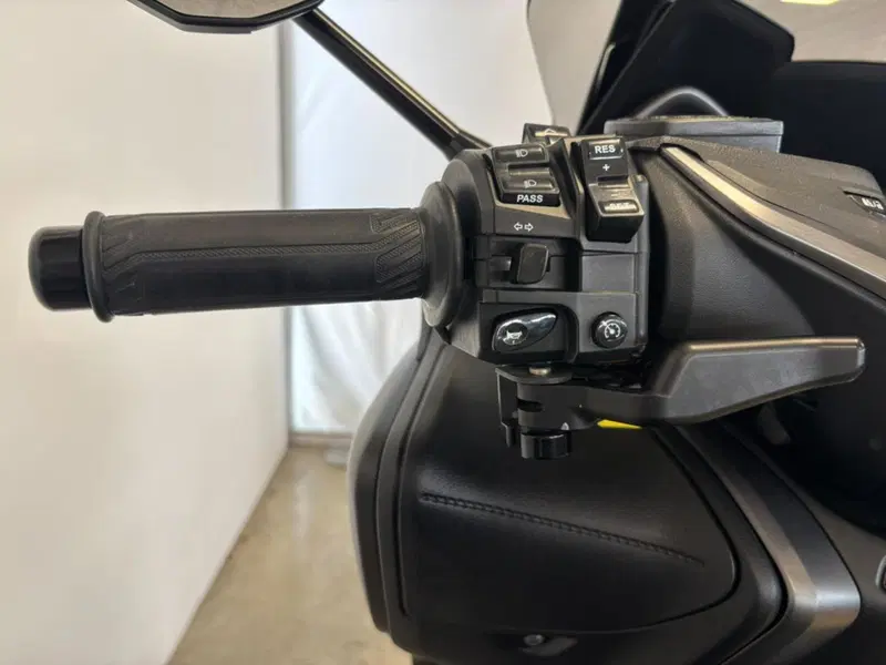 Yamaha T-Max 560 Tech Max (2021) (13)