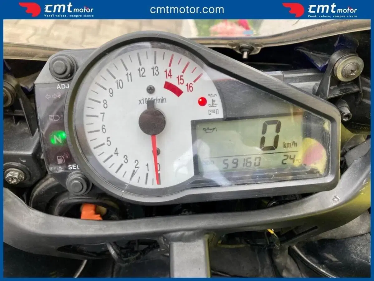 Suzuki GSX R 750 (1999 - 03) (6)