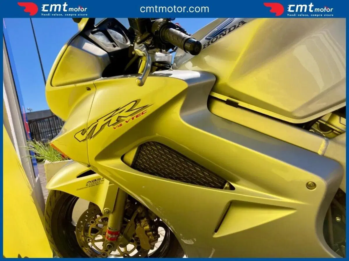 Honda VFR 800 (2002 - 05) (12)
