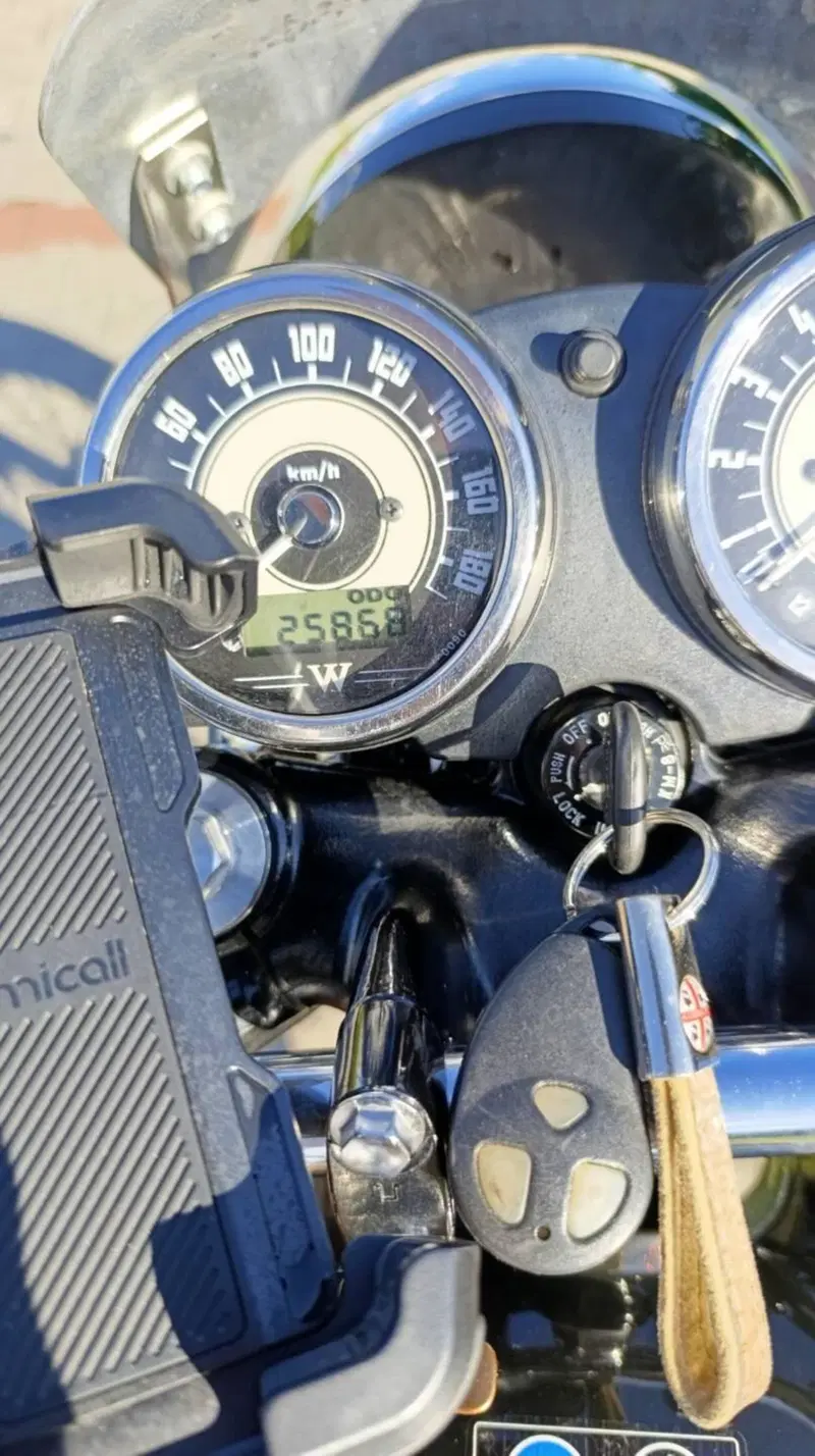 Kawasaki W 800 (2010 - 17) (7)