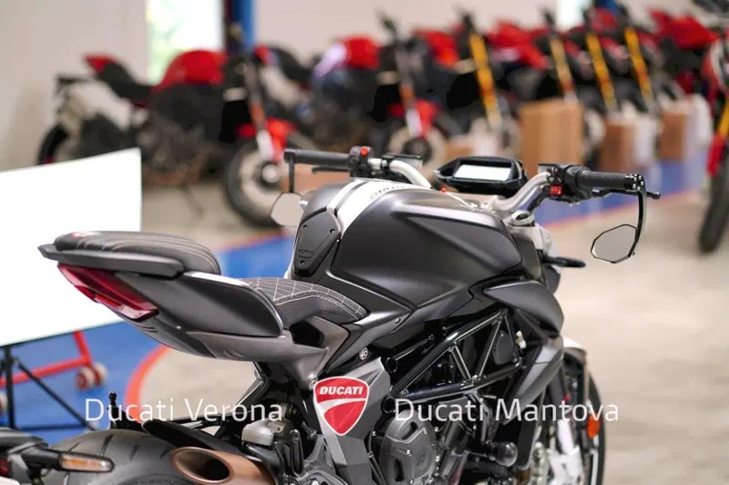 MV Agusta Brutale 800 (2020) (11)