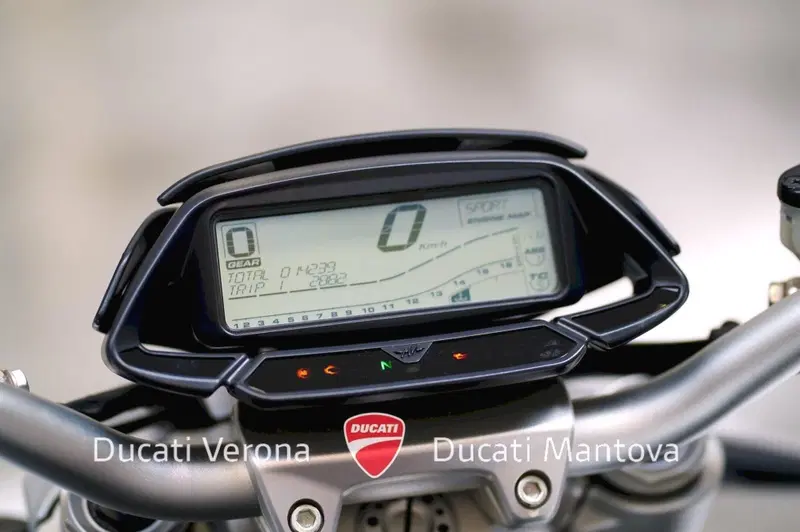 MV Agusta Brutale 800 (2020) (20)