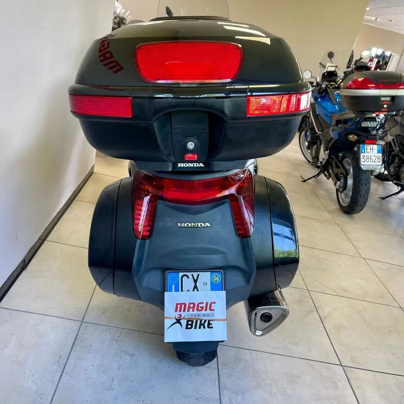 Honda Deauville 700 ABS (8)
