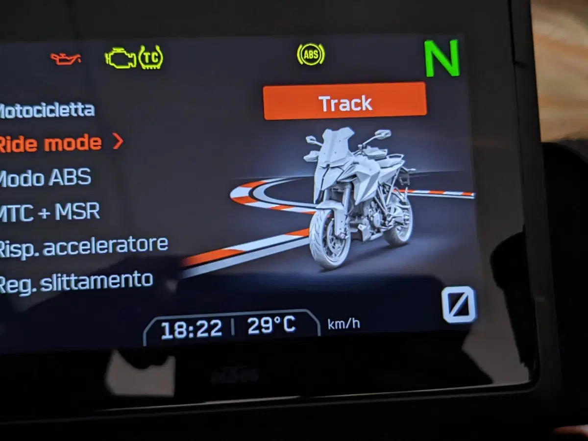 KTM 1290 Super Duke GT (2022 - 25) (5)