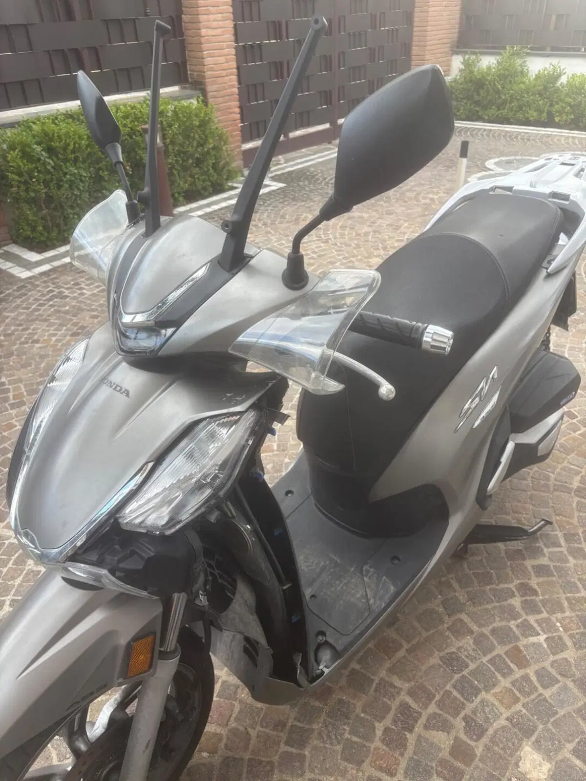 Honda SH 350 (2021 - 24) (2)