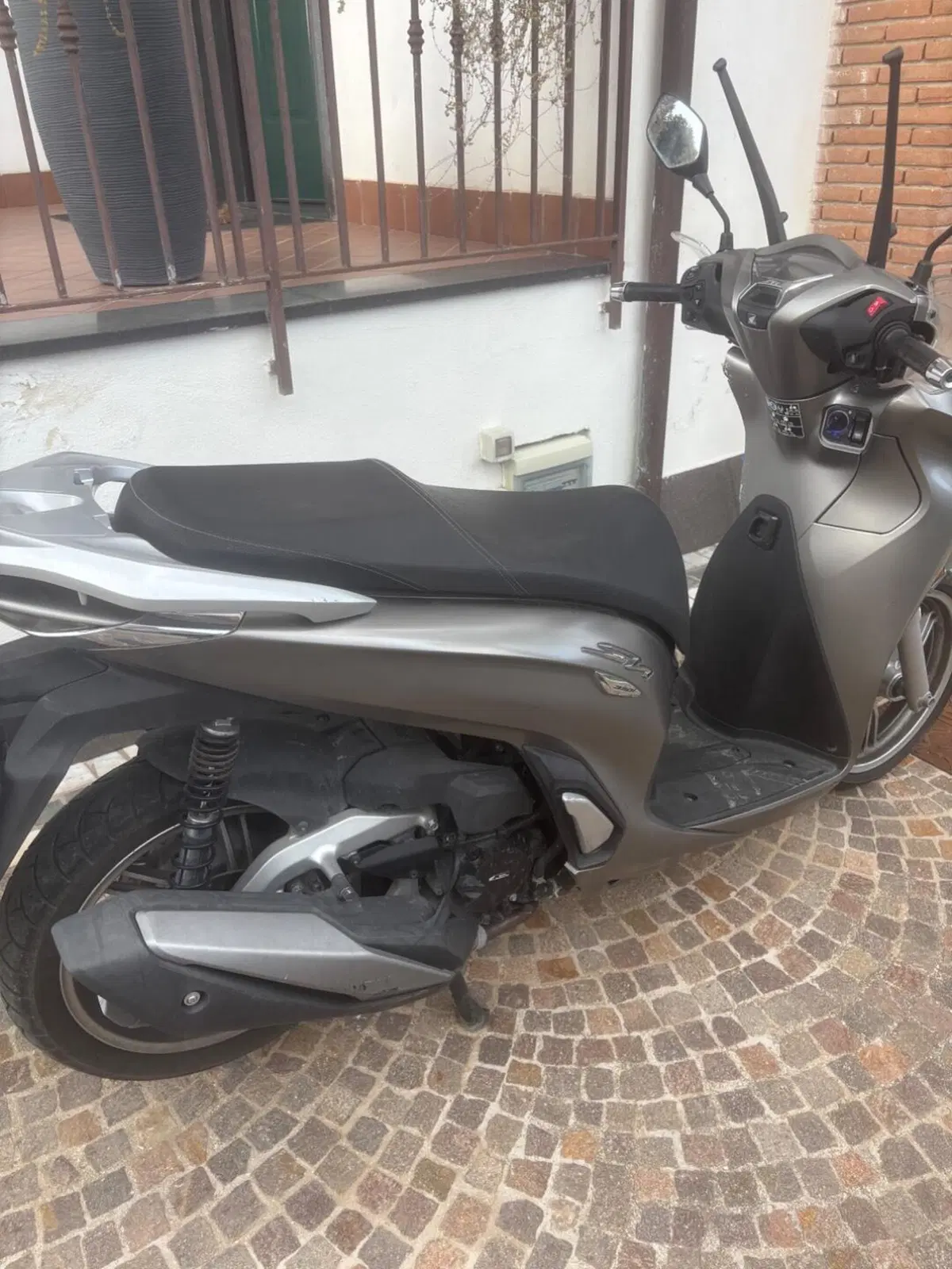 Honda SH 350 (2021 - 24) (6)