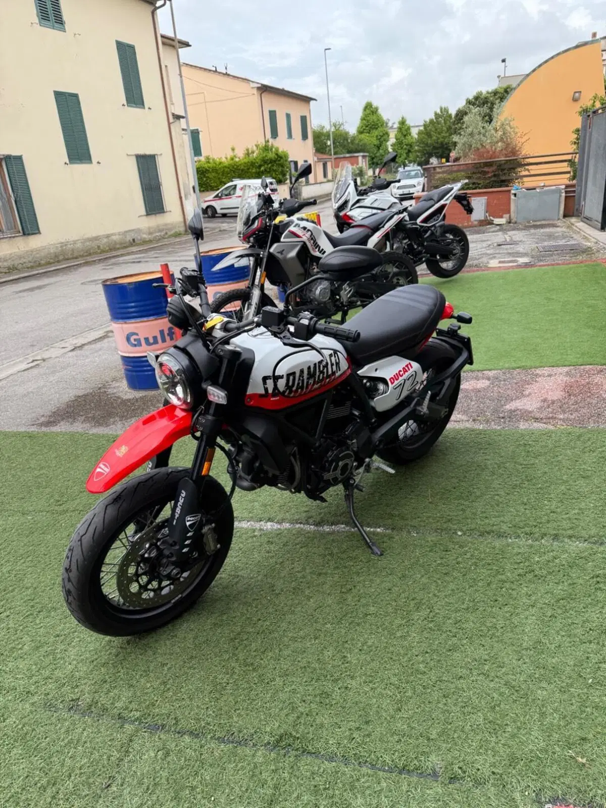 Ducati Scrambler 800 Urban Motard (2022) (2)