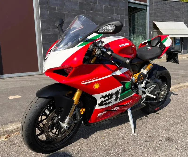 Ducati Panigale V2 Bayliss 1st Championship 20th Anniversary (2021 - 24)