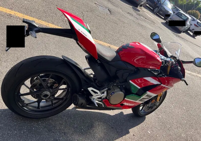 Ducati Panigale V2 Bayliss 1st Championship 20th Anniversary (2021 - 24) (3)