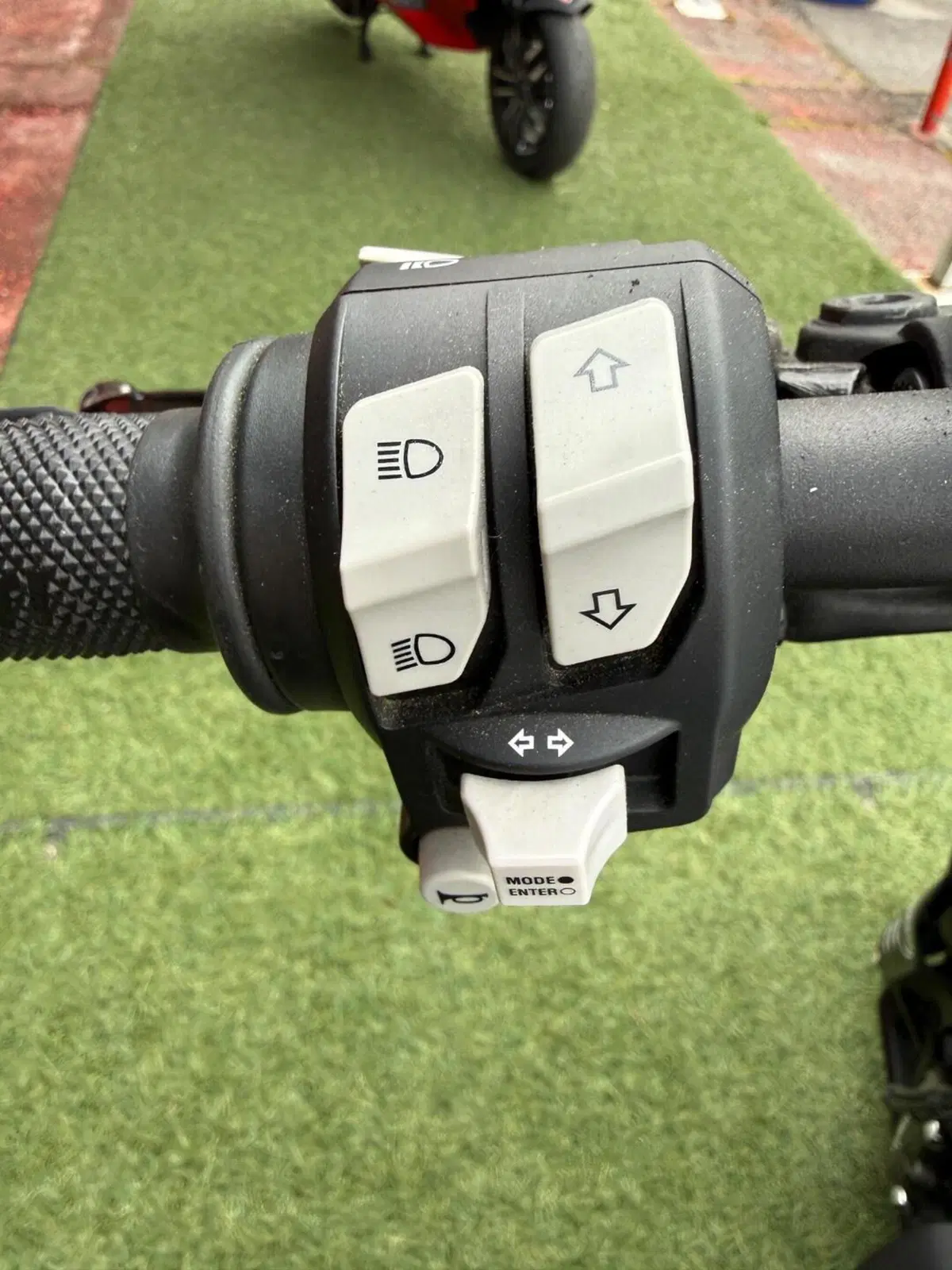 Ducati Scrambler 800 Urban Motard (2022) (15)