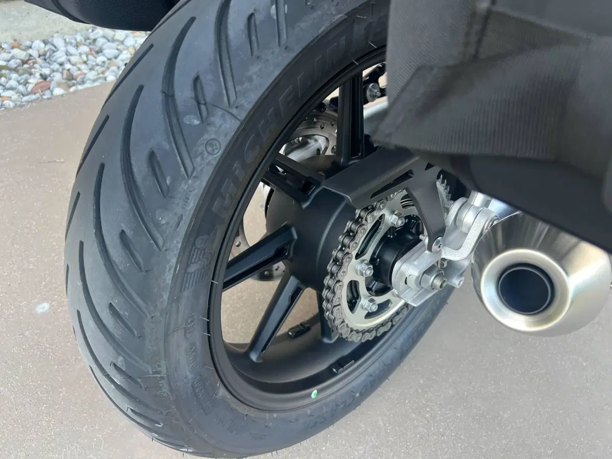 Triumph Speed Twin 900 (2025 - 26) (5)