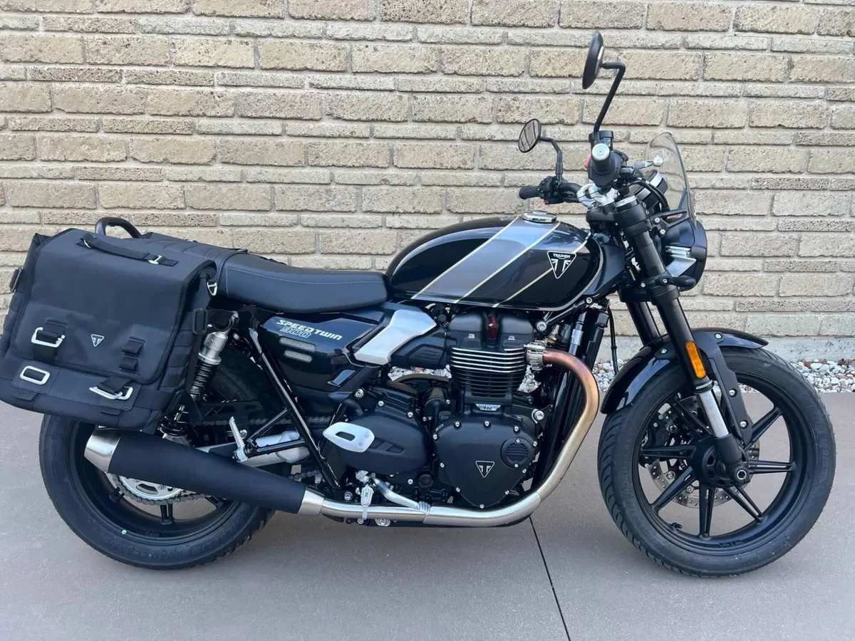 Triumph Speed Twin 900 (2025 - 26) (2)