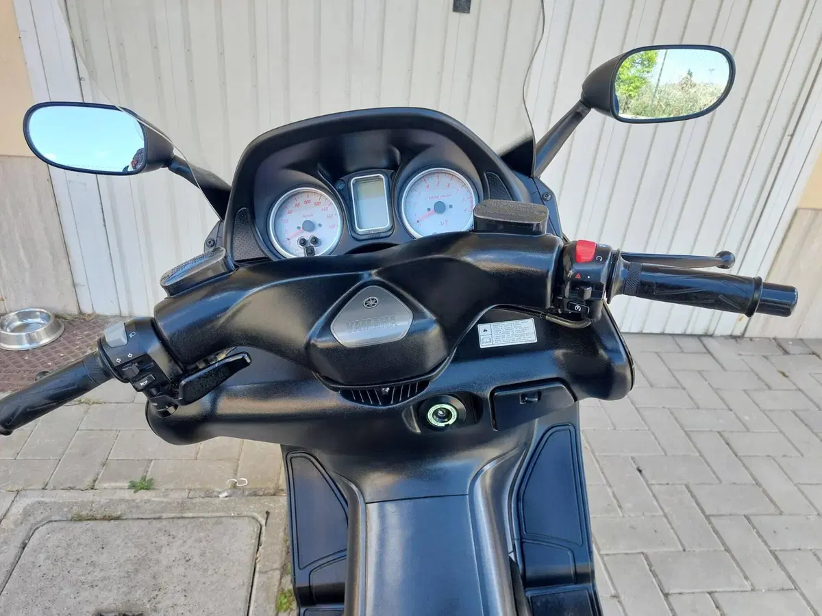 Yamaha T-Max 500 (2004 - 07) (5)