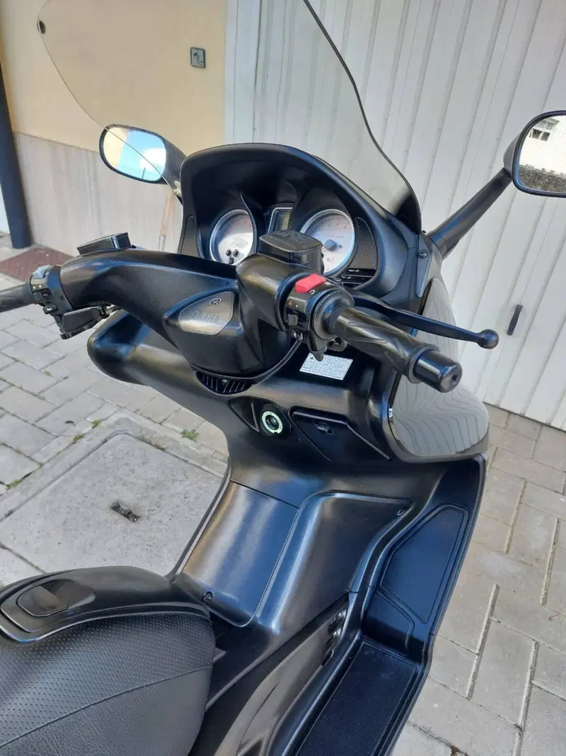 Yamaha T-Max 500 (2004 - 07) (6)