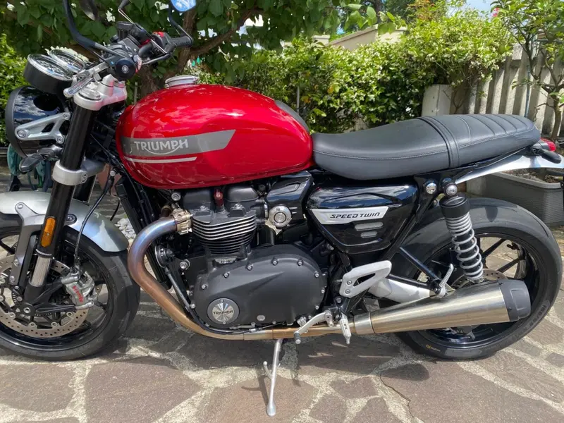 Triumph Speed Twin 1200 Stealth Edition (2024) (6)