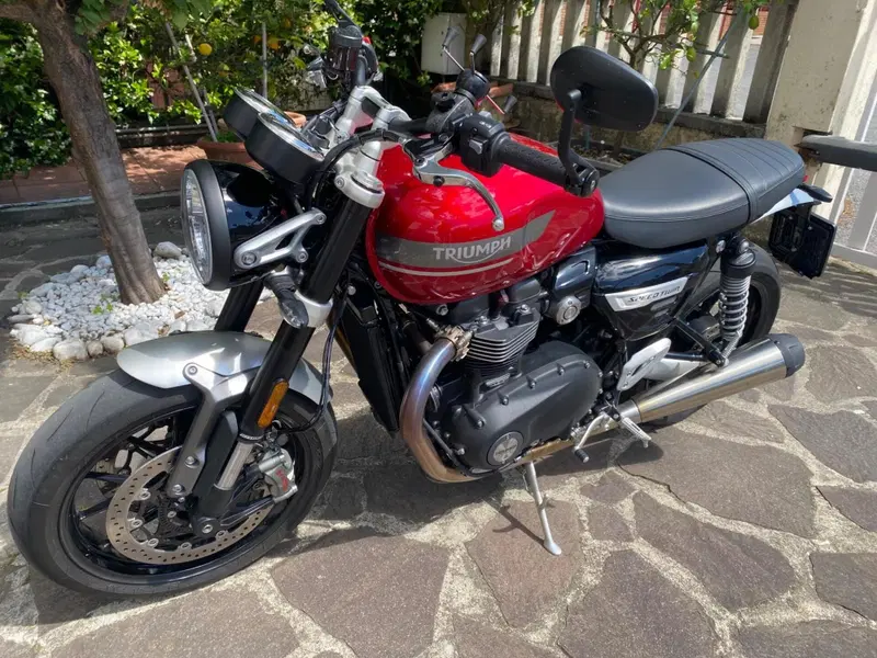 Triumph Speed Twin 1200 Stealth Edition (2024) (7)