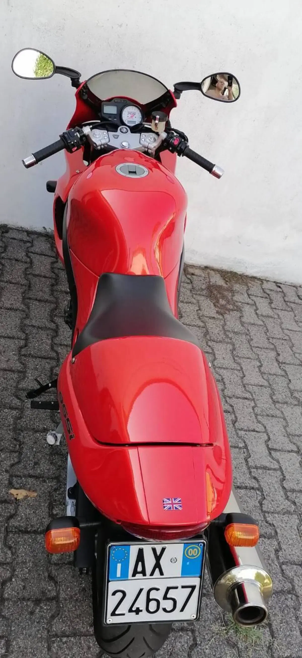 Triumph 955i sprint rs (2)