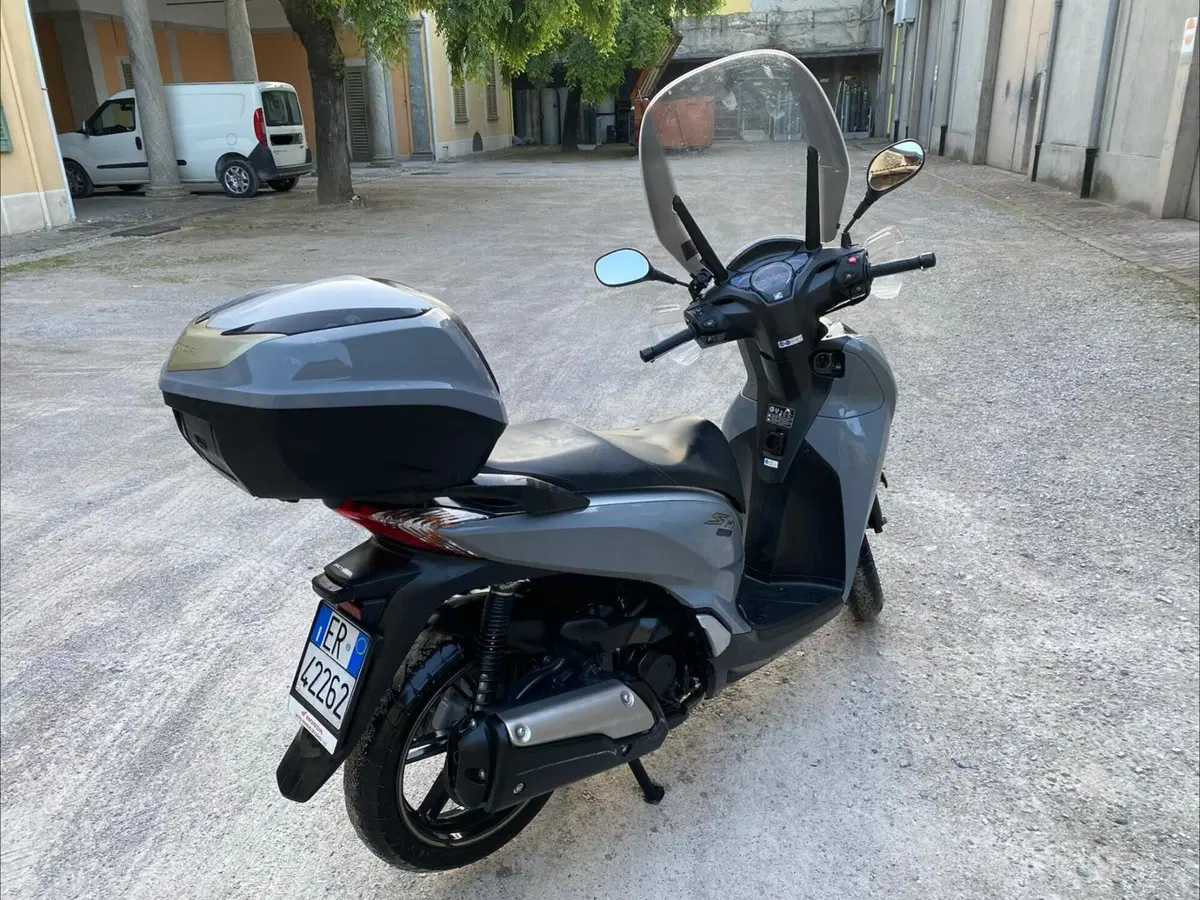 Honda SH 300 i ABS (2016 - 20) (4)