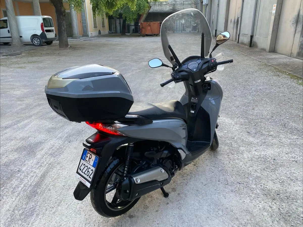 Honda SH 300 i ABS (2016 - 20) (6)