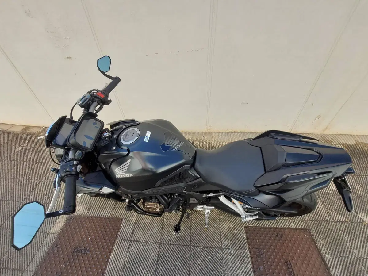 Honda CB 650 R (2021 - 23) (4)
