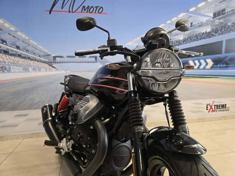 Moto Guzzi V7 Stone Special Edition (2022 - 25) (13)