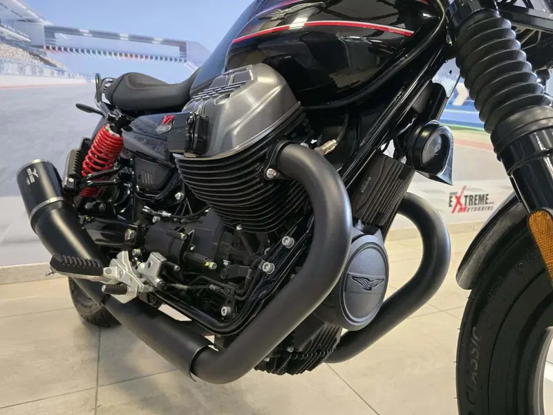 Moto Guzzi V7 Stone Special Edition (2022 - 25) (14)