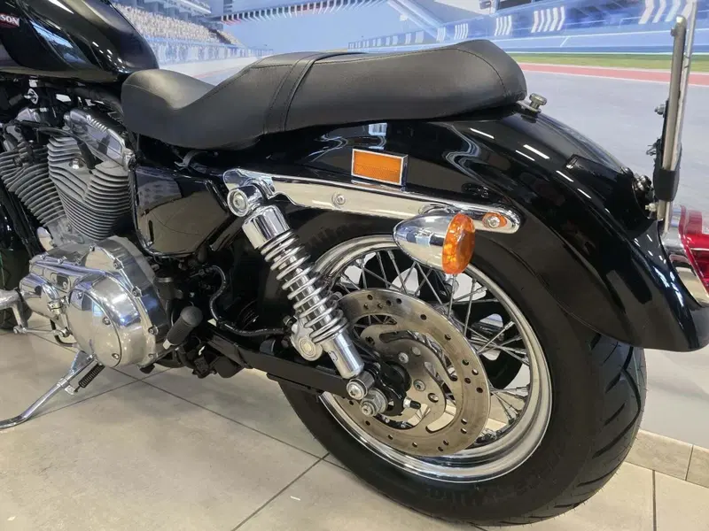 Harley-Davidson 883 Low (2006 - 07) - XL 883L (8)