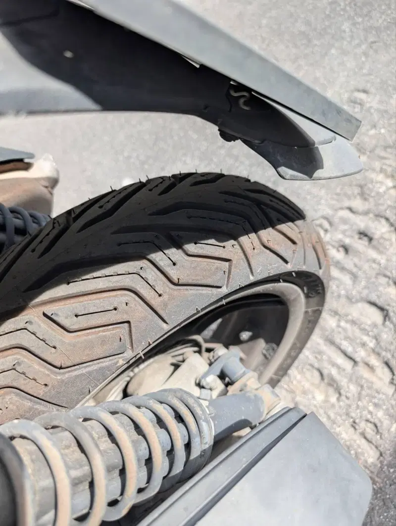 Piaggio Mp3 300 ie Yourban ERL/LT (2011 - 16) (4)