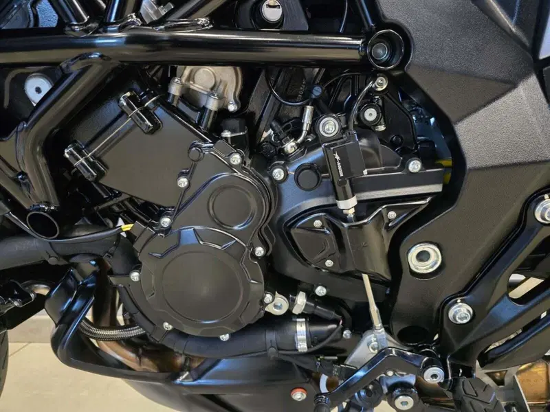 MV Agusta Turismo Veloce 800 Lusso SCS (2021 - 26) (8)