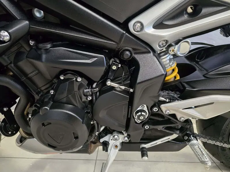 Triumph Street Triple 765 RS (2023 - 26) (8)