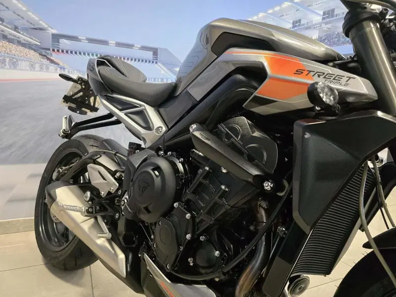 Triumph Street Triple 765 RS (2023 - 26) (11)