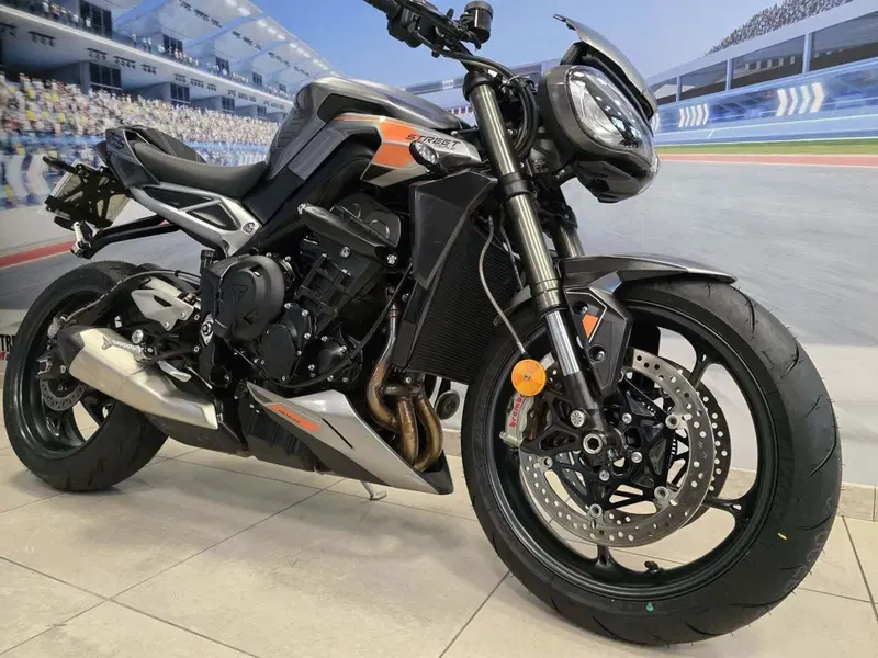 Triumph Street Triple 765 RS (2023 - 26) (14)