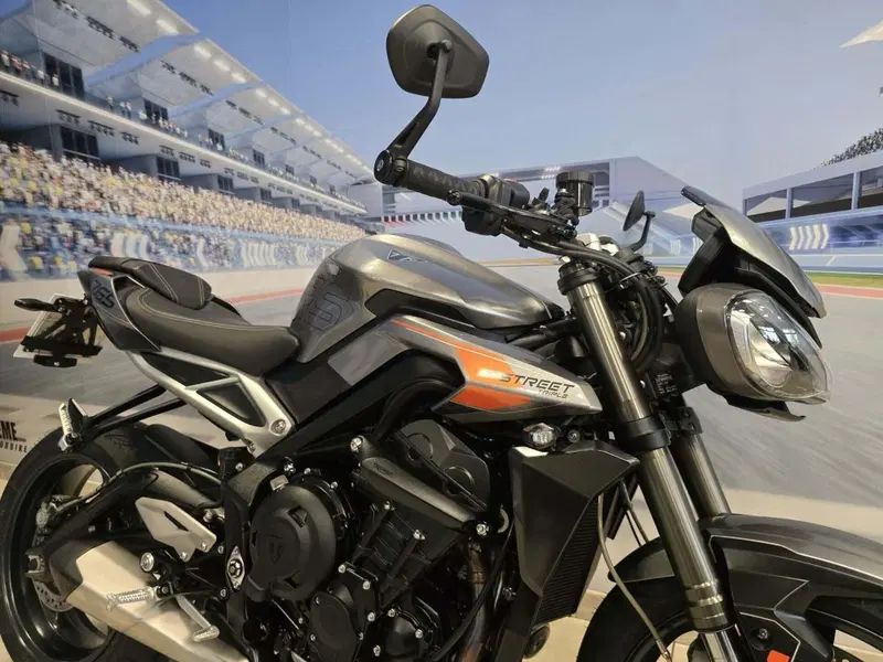 Triumph Street Triple 765 RS (2023 - 26) (15)