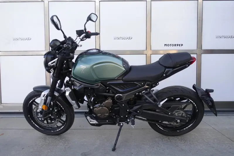 Voge Trofeo 300AC (2021 - 26) (3)