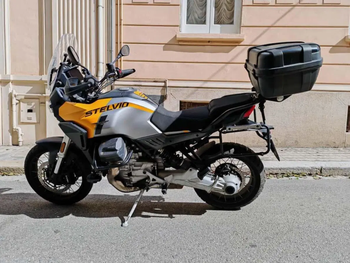 Moto Guzzi Stelvio (2024 - 26) (6)