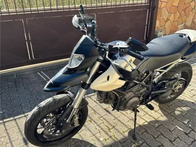 Ducati Hypermotard 796 (2012) usata