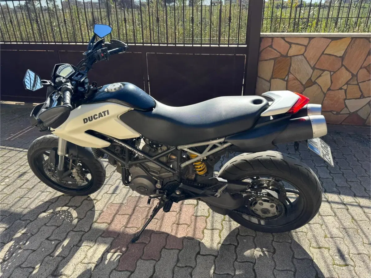 Ducati Hypermotard 796 (2012) (2)
