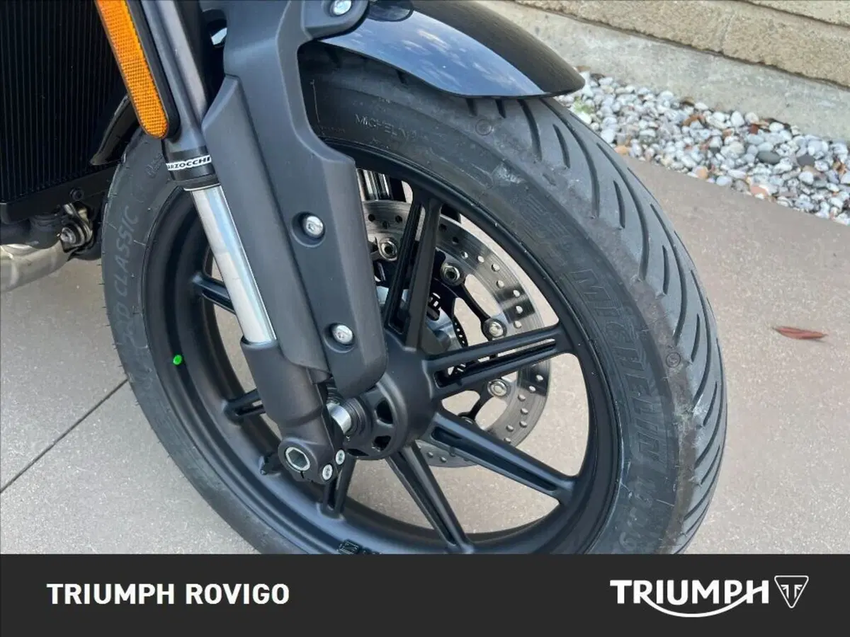 Triumph Speed Twin 900 (2025 - 26) (4)