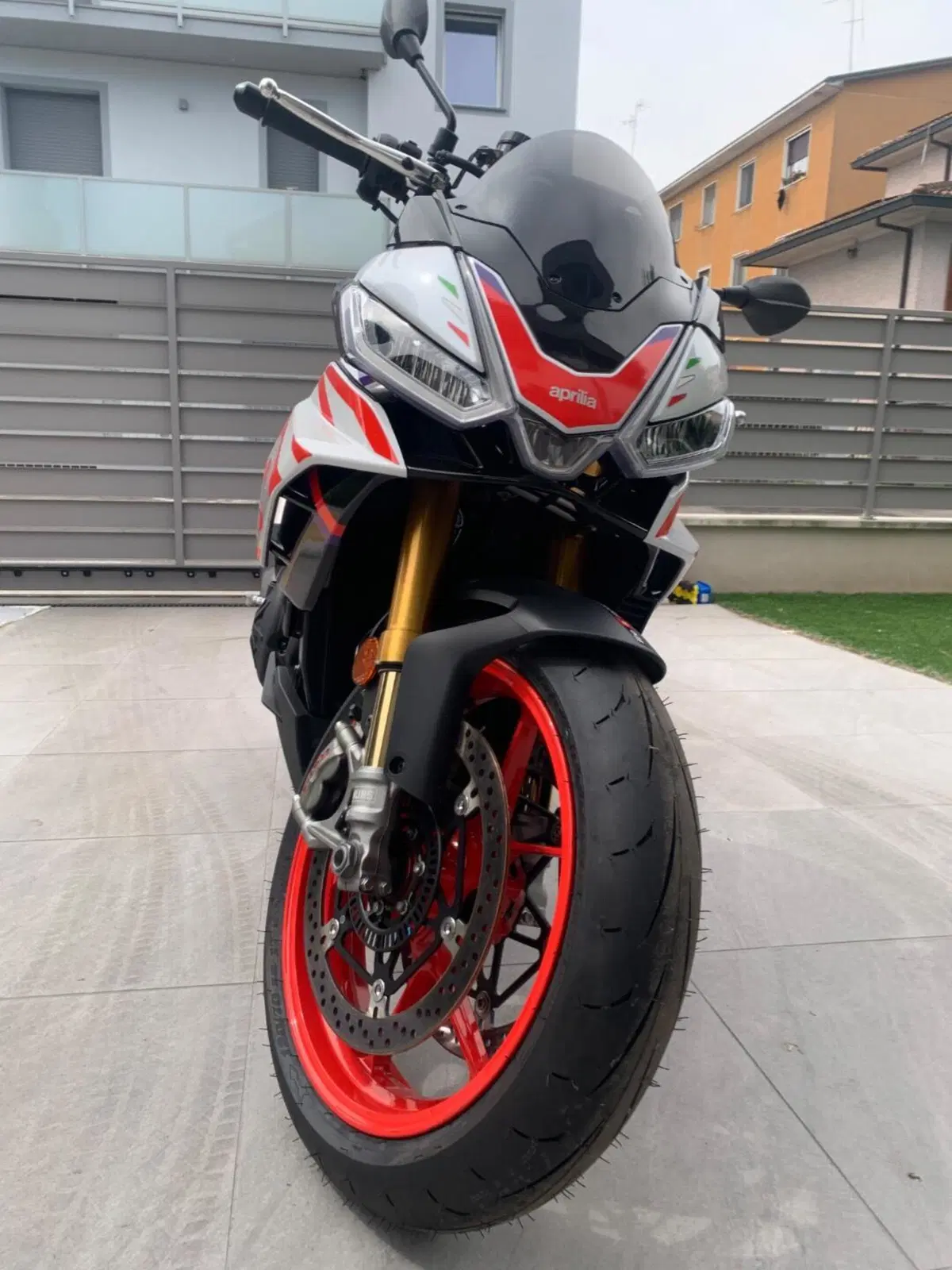 Aprilia Tuono V4 Factory Speed White (2023 - 24) (3)