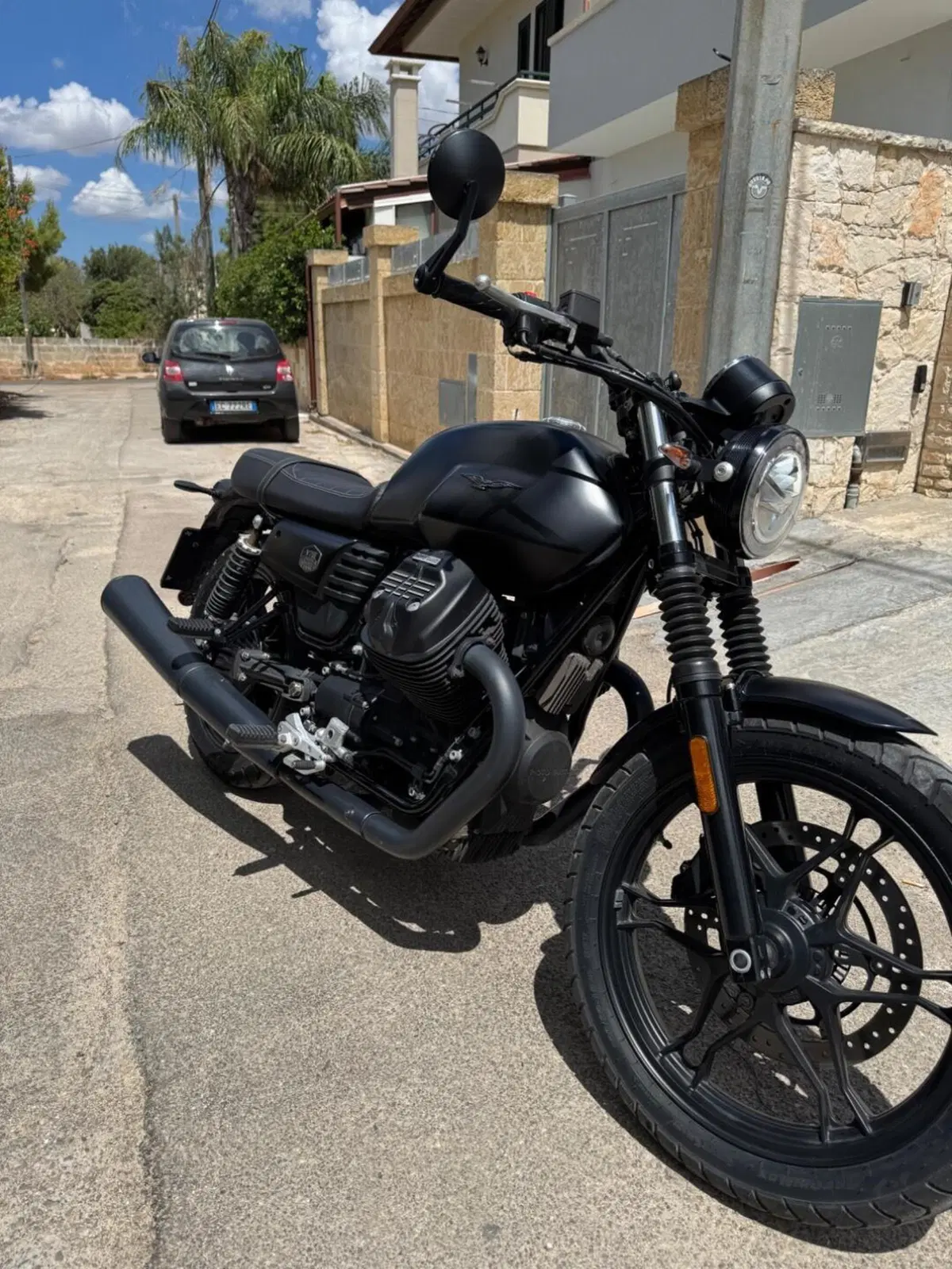 Moto Guzzi V7 III Stone Night Pack (2019 - 20)