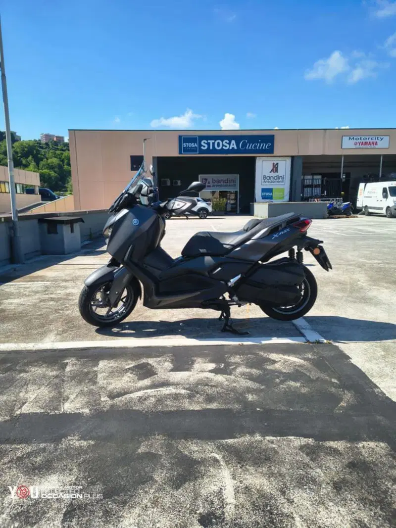 Yamaha X-Max 300 (2021 - 24) (4)