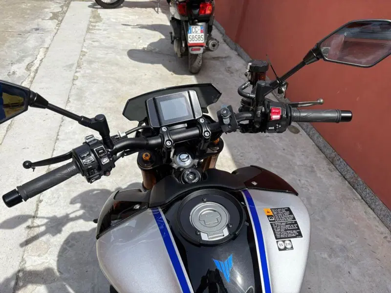 Yamaha MT-09 (2021 - 23) (6)