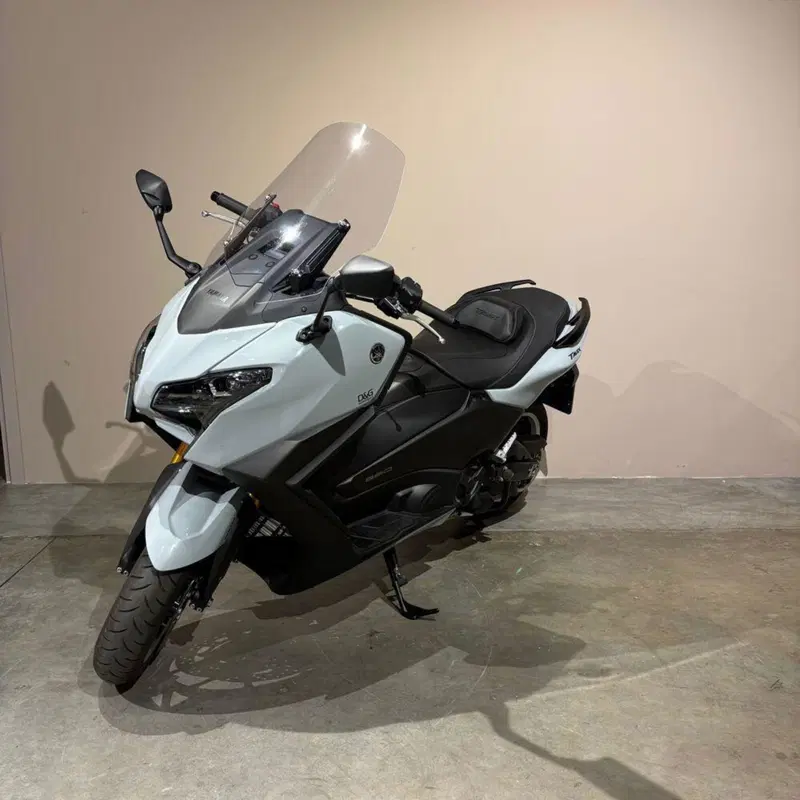 Yamaha T-Max 560 Tech Max (2025 - 26) (4)