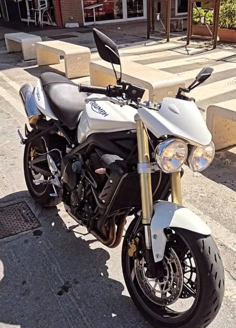 Triumph Street Triple (2007 - 12)