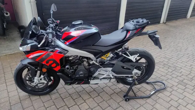 Aprilia Tuono 660 Factory (2022 - 24) (2)