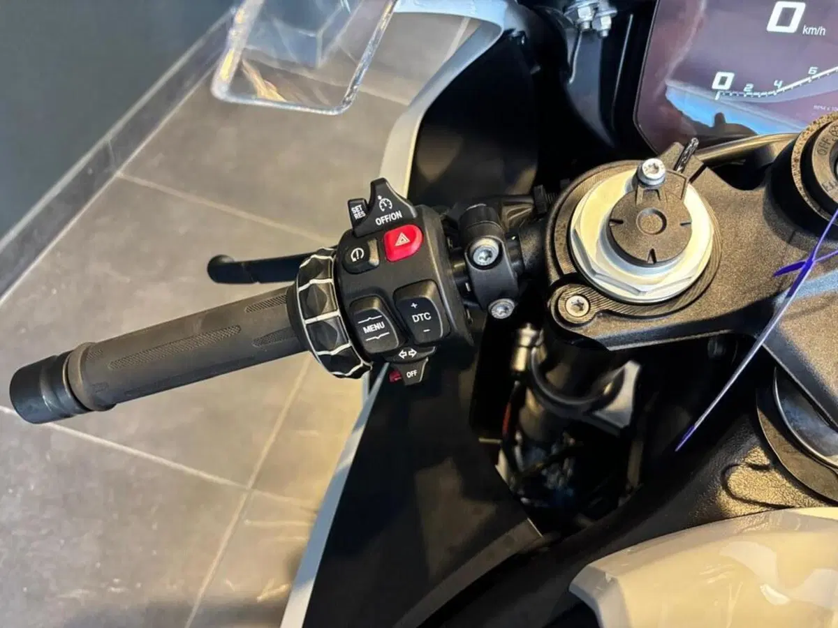 Bmw S 1000 RR (2025 - 26) (7)