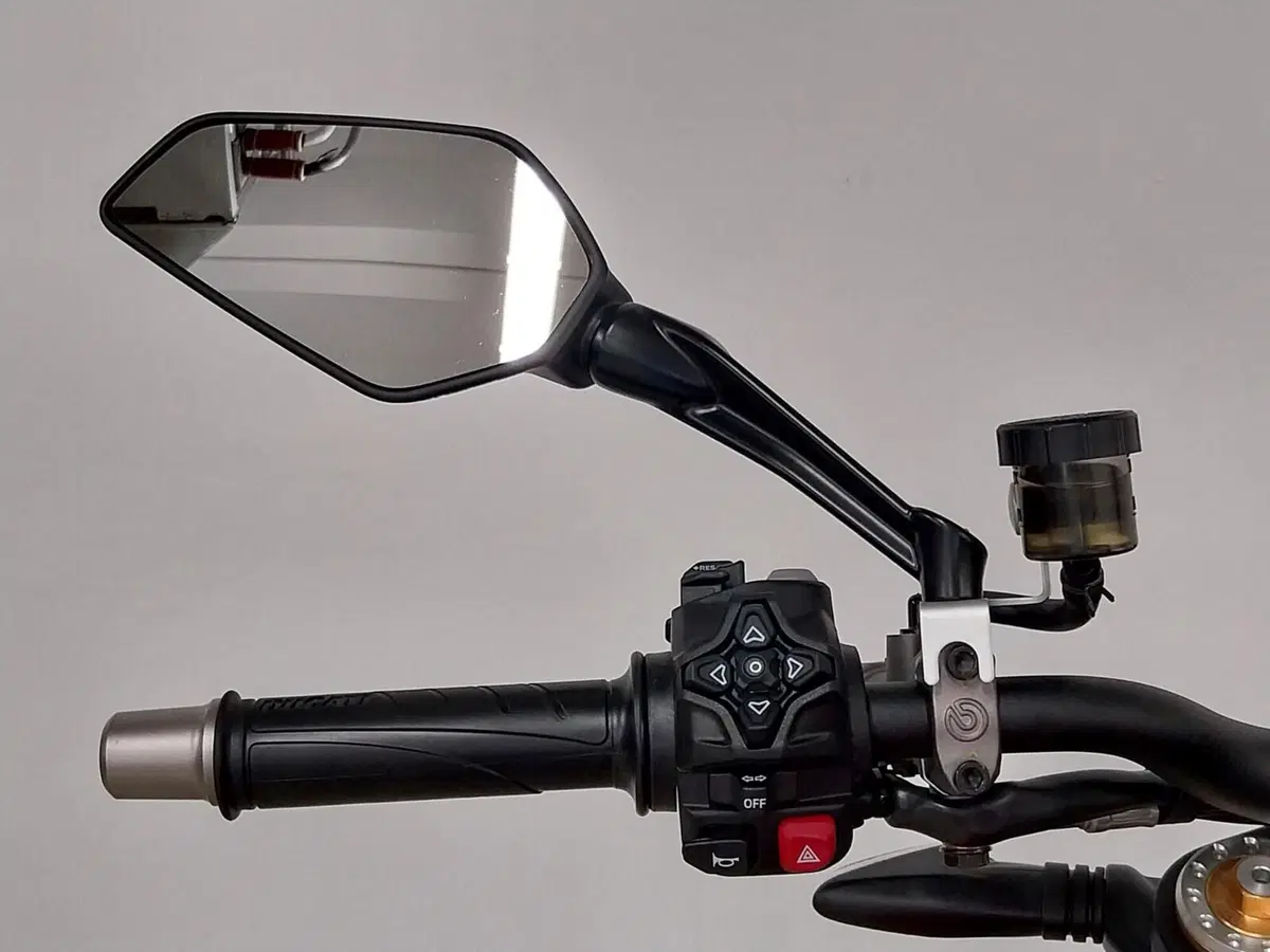 Ducati Streetfighter V2 S (2025 - 26) (17)